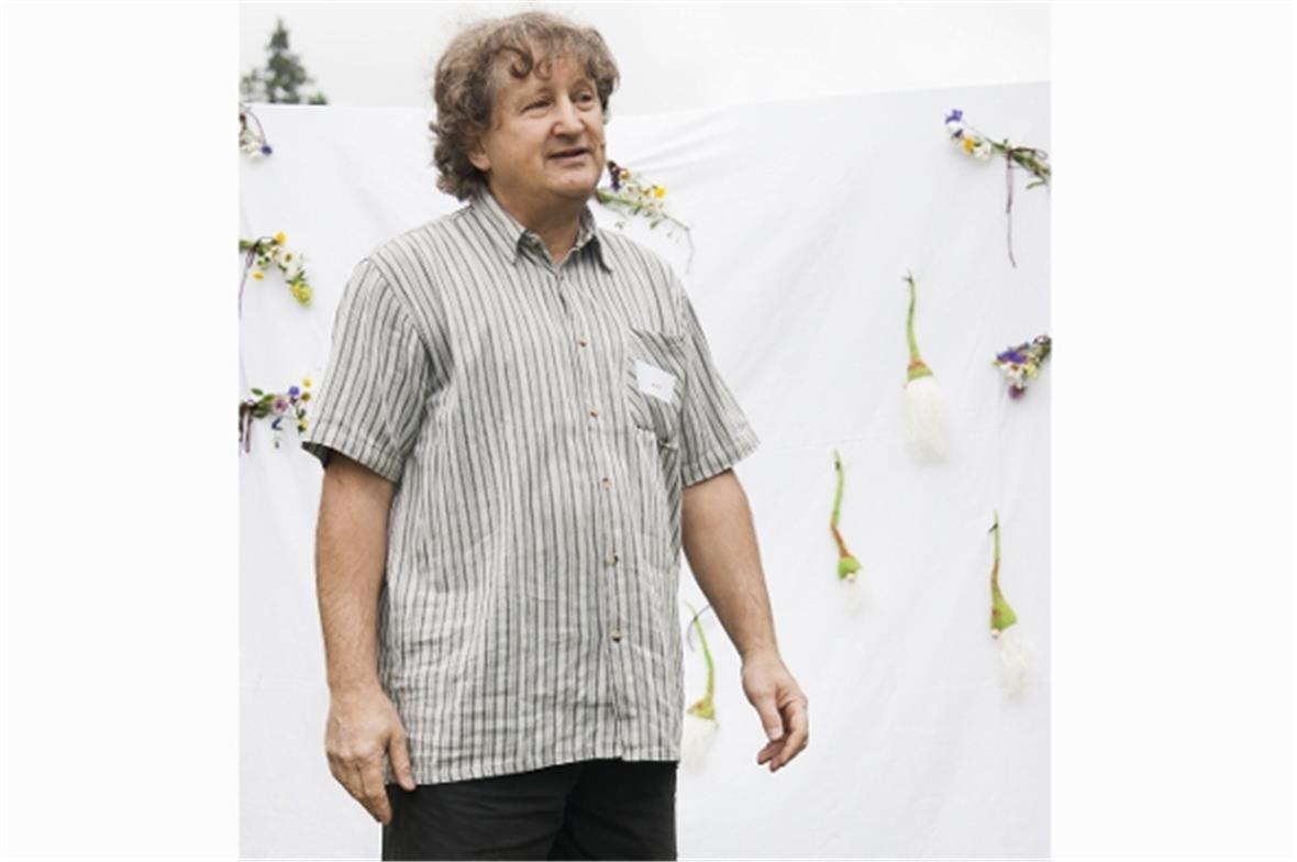 Der Boltiger Kulturschaffende Gusti Pollak während seiner Darbietung 'Ds Gschich...