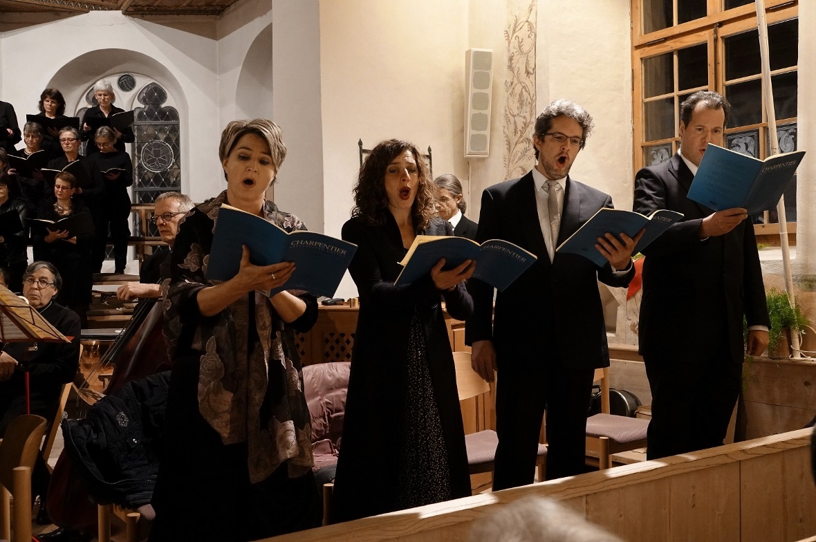 Der Cantate Chor Zweisimmen, die Solisten Beatrice Ruchti (Sopran), Astrid Pfarr...