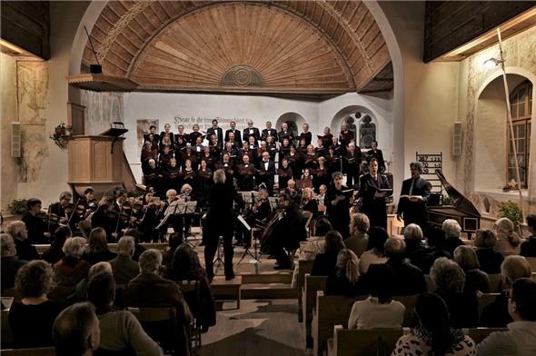 Der Cantate Chor Zweisimmen liess mit dem Solistenterzett Beatrice Ruchti, Jan-Martin Mächler und Stefan Vock sowie dem 25-köpfigen Orchester in der Kirche Zweisimmen Haydns «Schöpfung» erstrahlen.