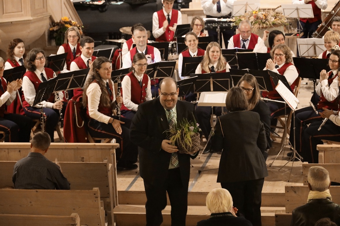 Der Dirigent der Musikgesellschaft Zweisimmen Hanspeter Janzi.