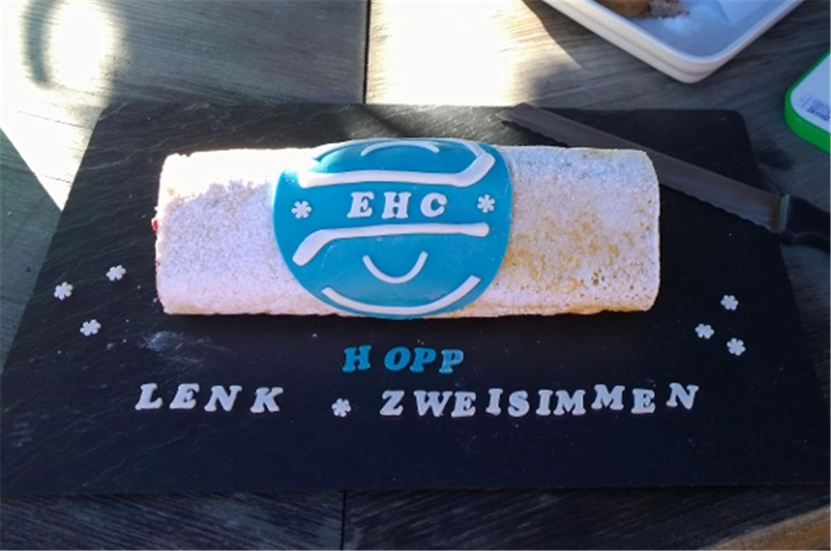 Der EHC-Kuchen belohnte die Leistungen nach dem Spiel.