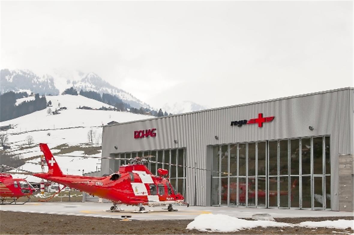 Der Ecureuil-B3-Helikopter der BOHAG und der Gebirgshelikopter AgustaWestland Da Vinci der REGA sind einsatzbereit.