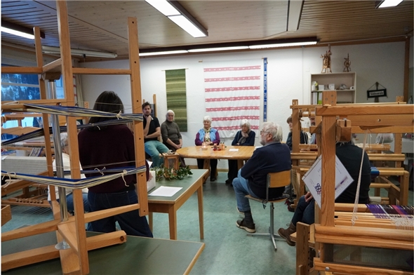 Der Gästeanlass von Dezember fand im Webatelier Obersimmental statt.