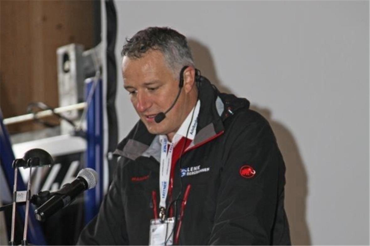 Der Geschäftsleiter Vauclaire Nicolas spricht über sein Bähnli.