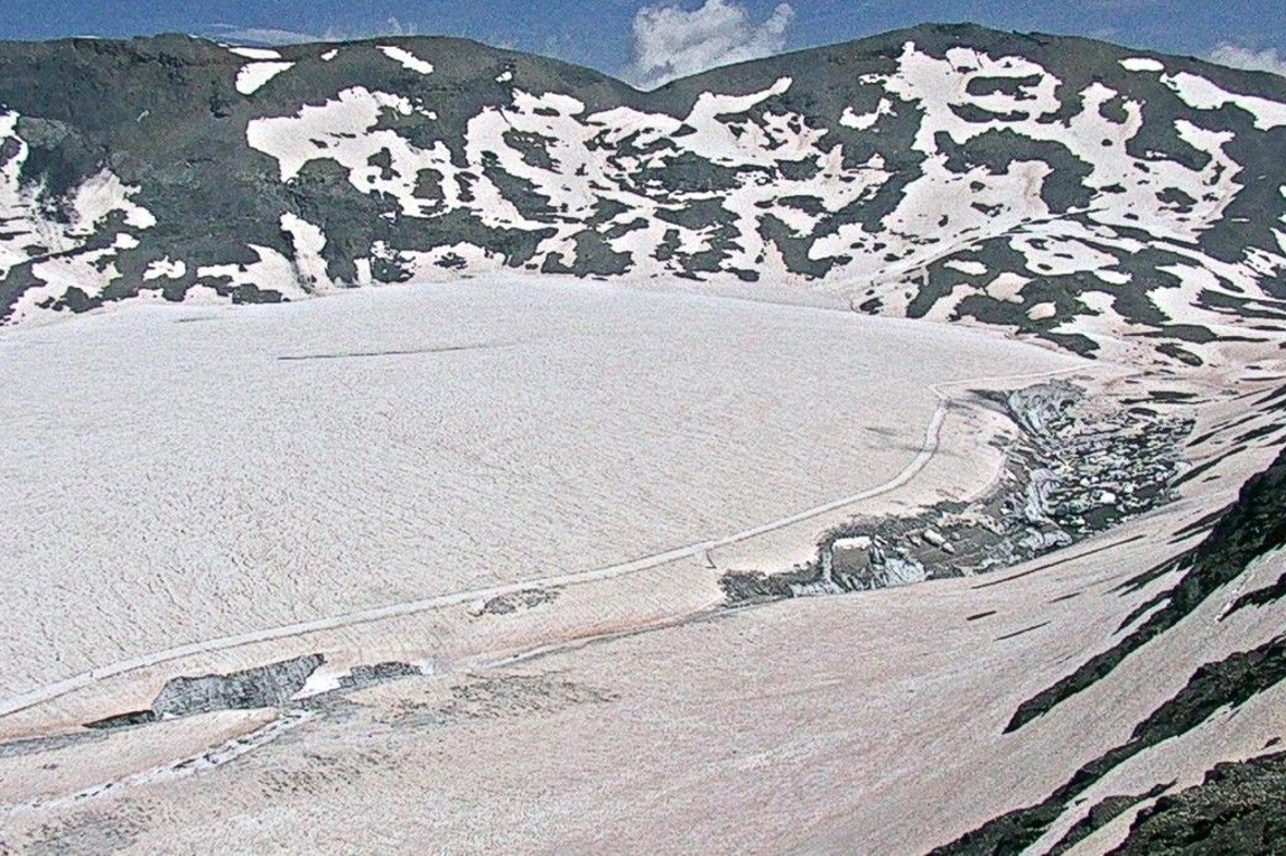 Gletschersee ausgelaufen Der Gletscher am 26. Juli 2024: Der See (rechts im Bild) hat sich entleert.