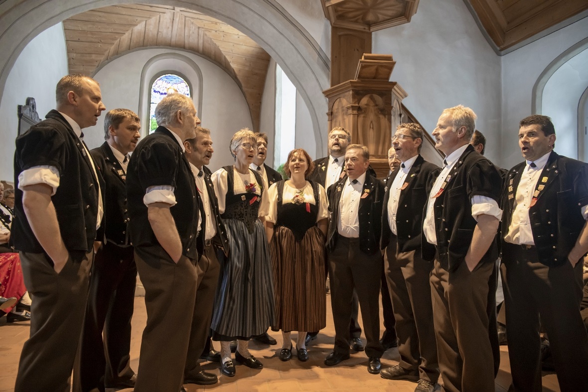 Der Jodlerklub Alti Kamerade Därstetten gab unter der Leitung von Marc Zeller «W...