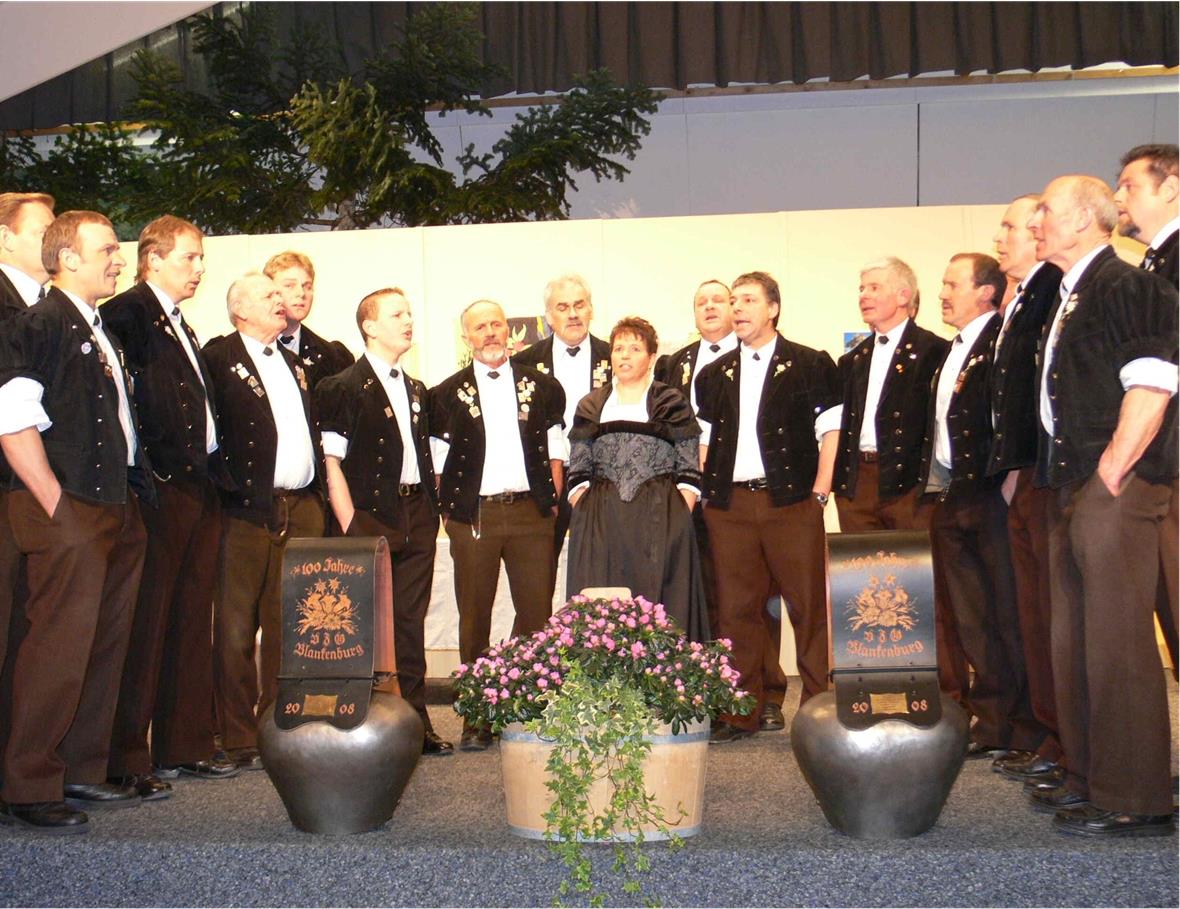 Der Jodlerklub Bärgrose eröffnete die kulturellen Abende der Zweisimmer Dorfvereine.