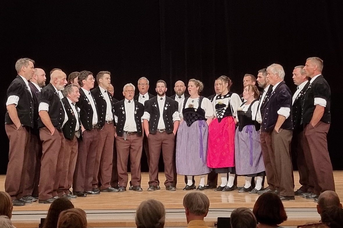 Der Jodlerklub Edelweiss aus Erlenbach beim Auftritt im Festsaal des Casinos Zug...