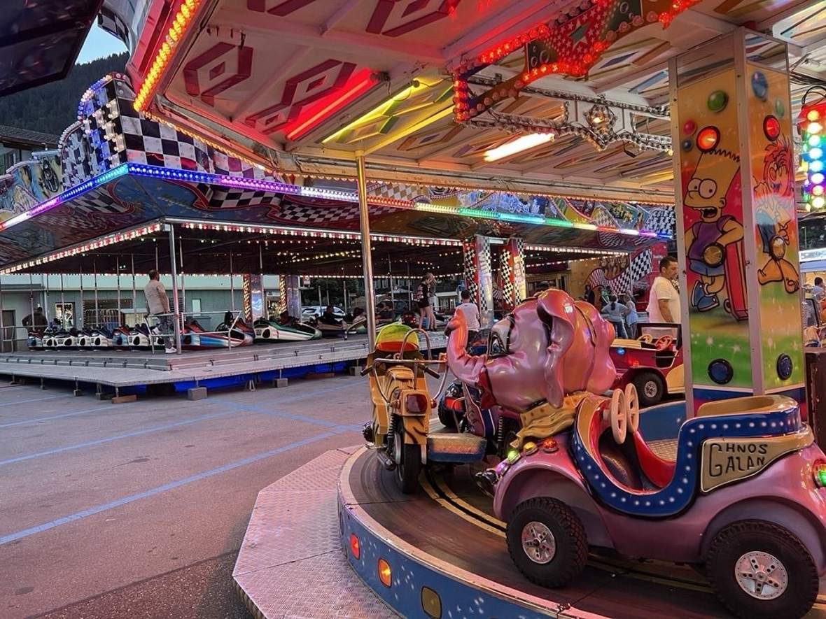 Der Lunapark sorgte schon Tage vorher beim Aufbau für grosse Augen. Nebst dem Au...