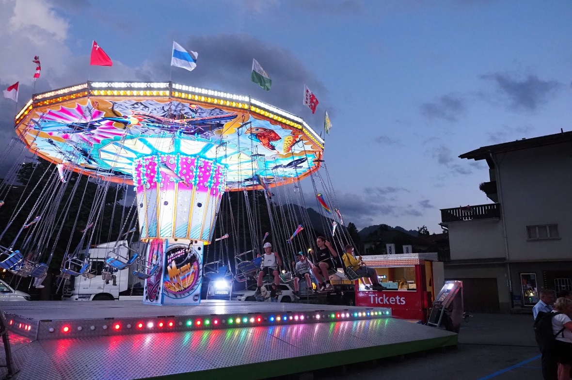 «Zweisimmen lebte und feierte» Der Lunapark zog kleine und grosse Besucher in seinen Bann.