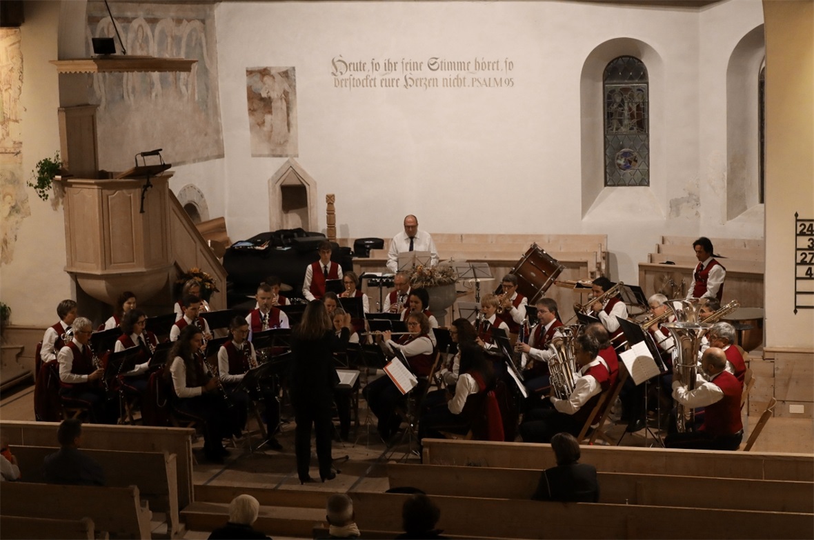 Der Musikverein Erlenbach-Diemtigtal am Doppelkonzert in der Kirche Zweisimmen.