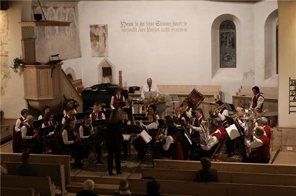 Der Musikverein Erlenbach-Diemtigtal am Doppelkonzert in der Kirche Zweisimmen.