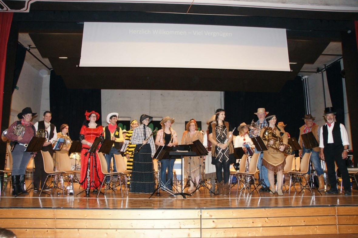 Der Musikverein Erlenbach-Diemtigtal begeisterte das Publikum mit der musikalischen Reise in den Wilden Westen.