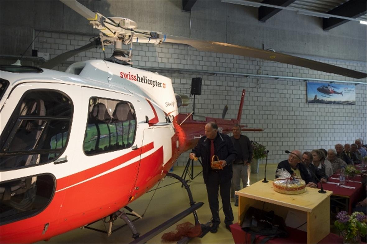 Der Niedersimmentaler Regierungsstatthalter Christian Rubin taufte am Freitagabe...