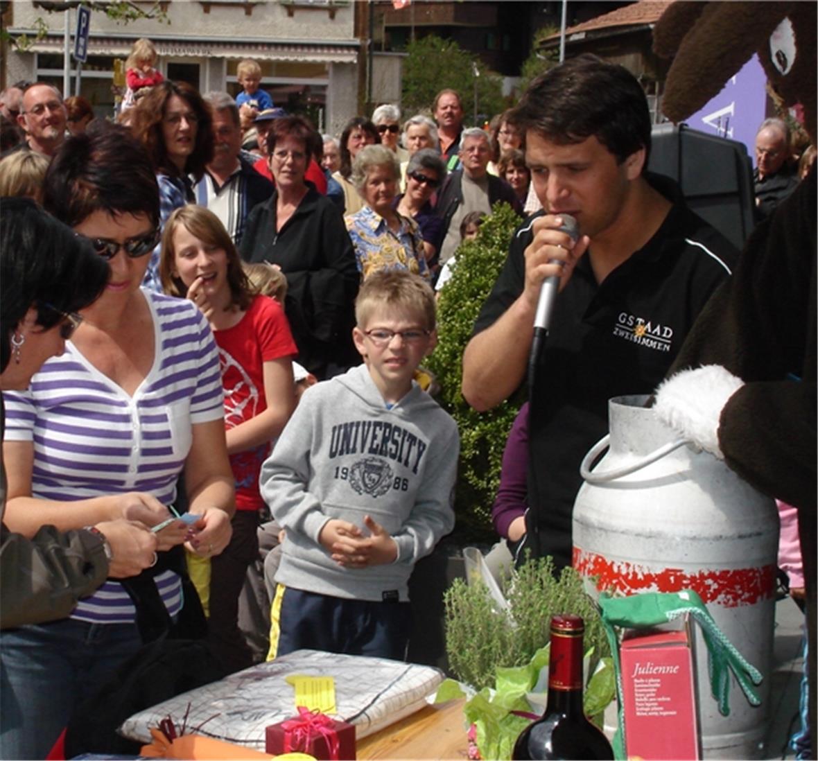 Der Osterhase zog die Gewinner der vielen tollen Preise persönlich.