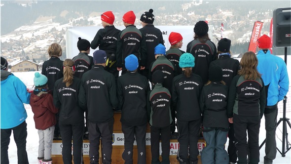 Der SC Zweisimmen war am 40. Feutersoeyer der grösste und mit 9 Podestplätzen stärkste Klub. Für den Feutersoeyer wurden auch die Jüngsten mit neuen schicken schwarzen Langlauf-Jacken ausgerüstet.