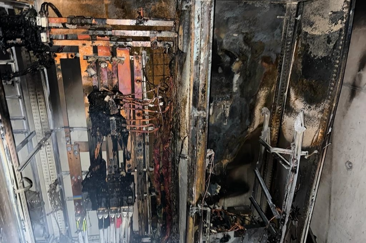 Der Schaltschrank nach dem Brand im Pumpenhaus für die Beschneiung des Rinderber...