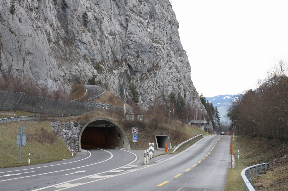 Der Simmefluetunnel in Wimmis stellt die direkte Verbindung ins Simmental her.