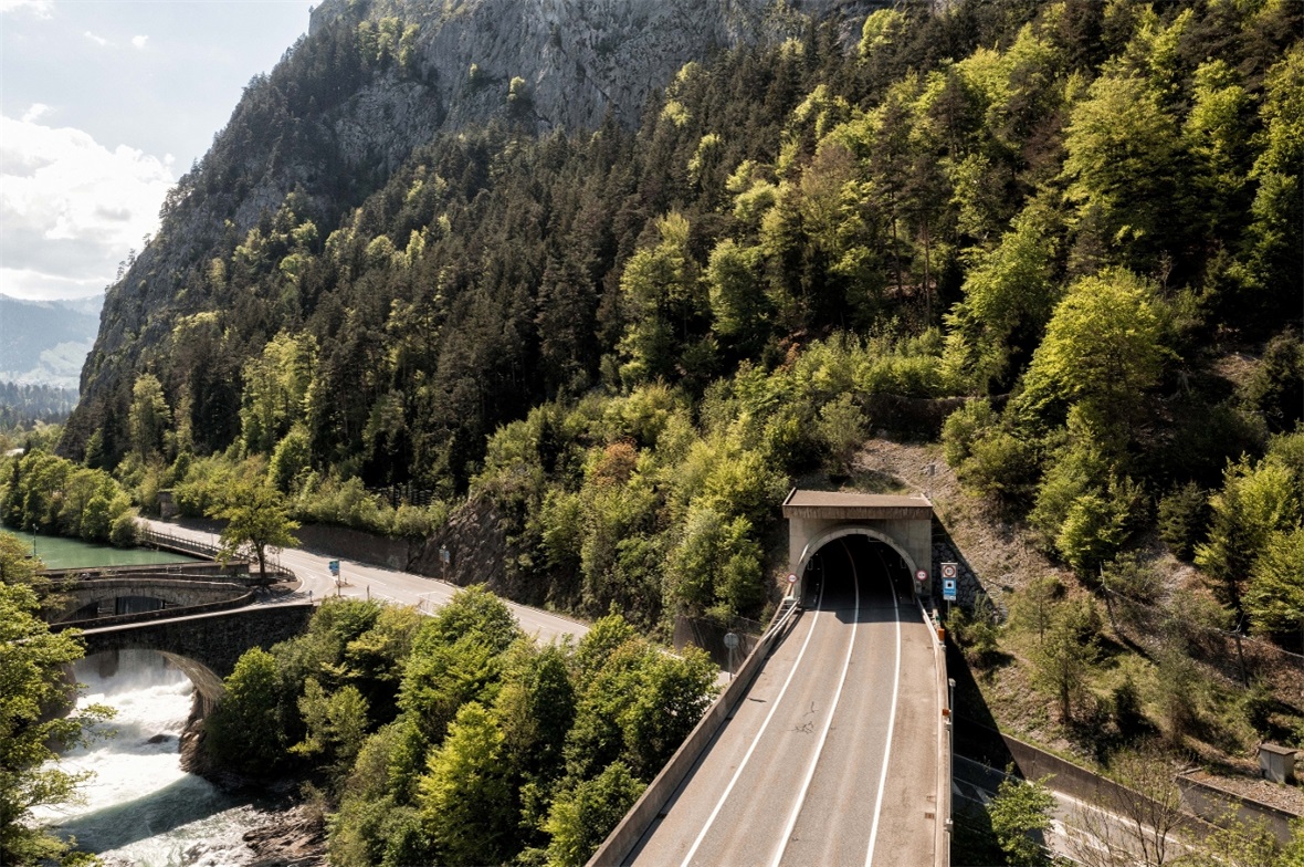 Der Simmenfluhtunnel wird für mehrere Monate gesperrt.