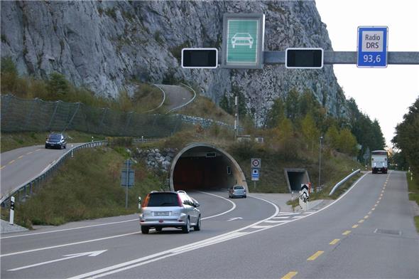 Der Simmenfluhtunnel wird in der Nacht von Mittwoch auf Donnerstag, 22./23. Oktober 2025 gesperrt.