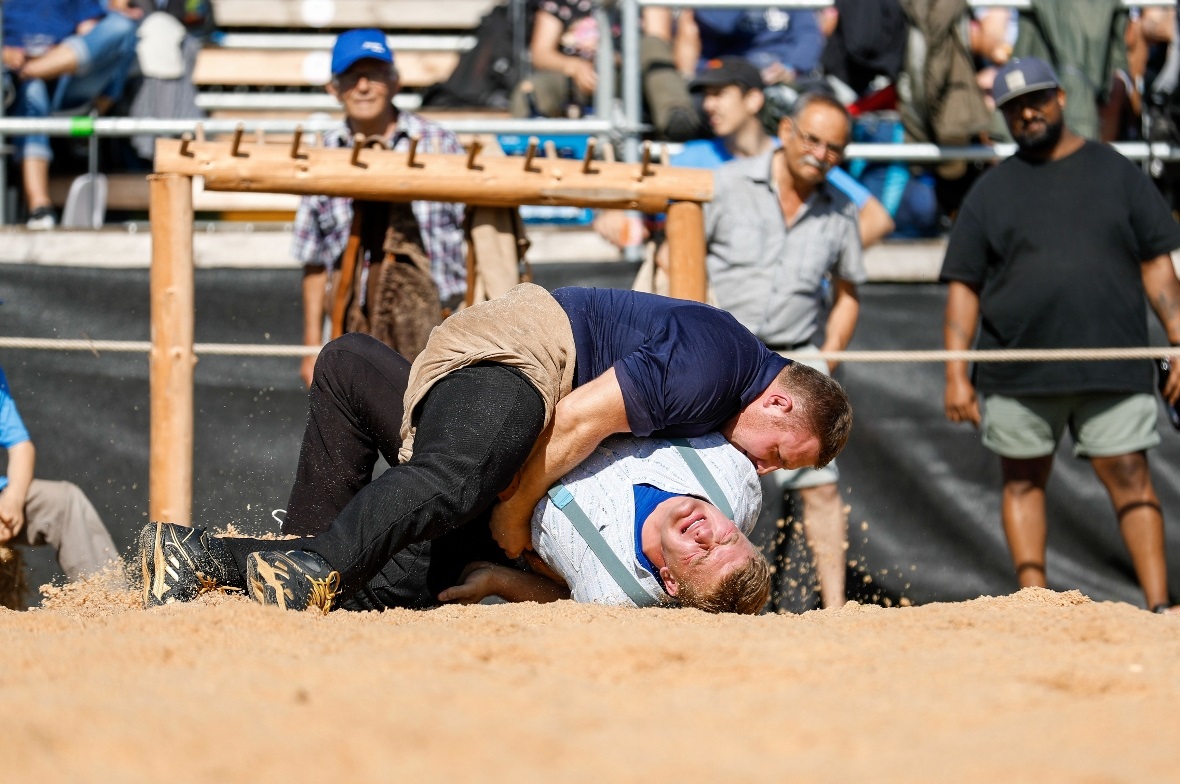 Der Simmentaler Patrick Gobeli bezwang im 2. Gang den Emmentaler Lars Zaugg.
