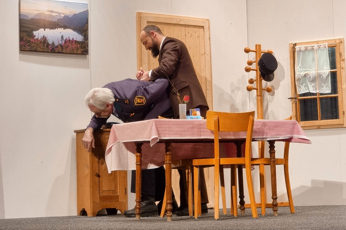 Der Tessiner Fahnder Righetti (Lukas Zeller) legte den verbrecherischen Dorfpoli...