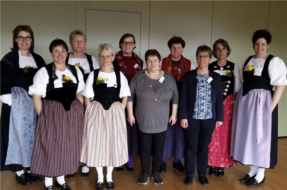 Der Vorstand der Berner Oberländer Landfrauen (v.l.): Monika Schläppi, Beatrice Häni, Elisabeth Grünenwald, Susanne Mani, Heidi Glatthard, Vreni Feller, Nicole von Bergen, Zita Thoma, Sabina von Gunten sowie Präsidentin Monika Mosimann (es fehlt Gabi Rösti).