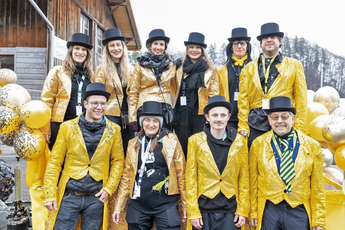 Der Vorstand des Fanachtverein: hintere Reihe, Nadine Hiltbrand, Chantal Hiltbra...