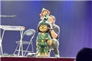 Der Waldkobold Pumpelpitz stand im Zentrum der Show, hier mit Pumpi und Simon Fa...