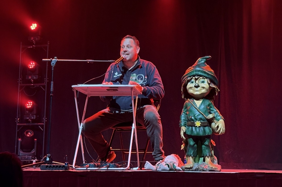 Der Waldkobold Pumpelpitz stand im Zentrum der Show mit Simon Fankhauser.