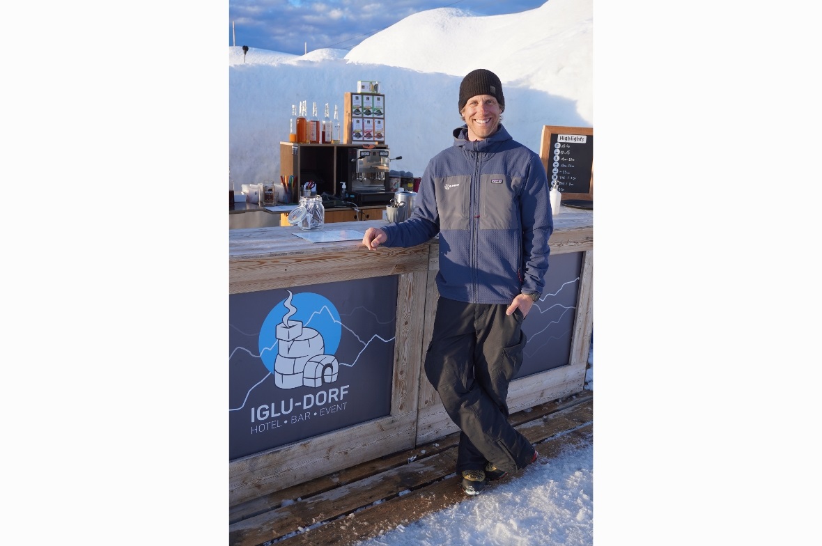 Der Zweisimmer Marius Mosimann lenkt seit 14 Jahren die Geschicke des Iglu-Dorf ...