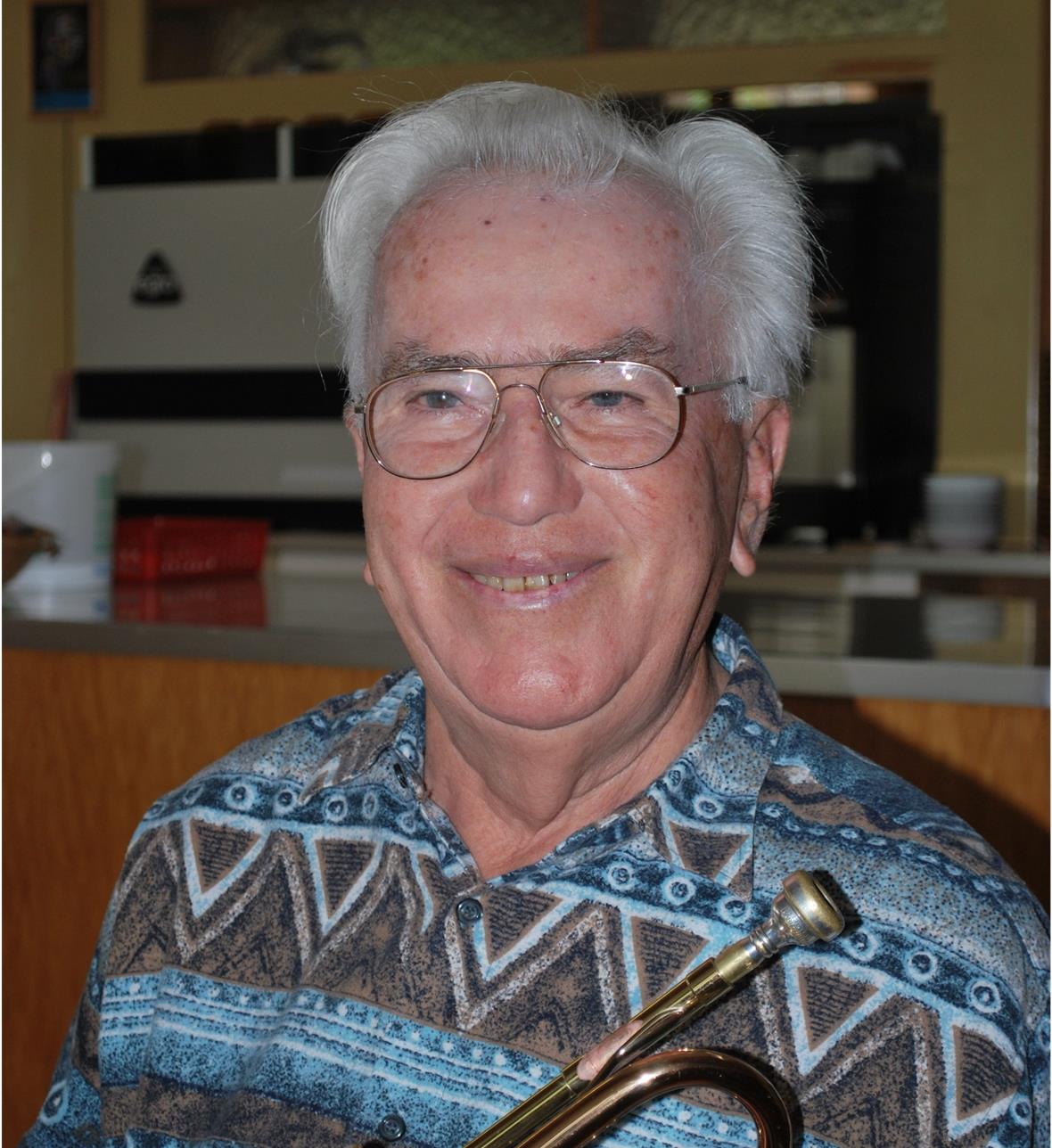 Der älteste Teilnehmer, Josef Schager (79) aus Spiez (Trompete) und der jüngste Teilnehmer aus dem Berner Oberland, der 12-jährige Sascha Siegenthaler aus Zweisimmen (Es-Horn).