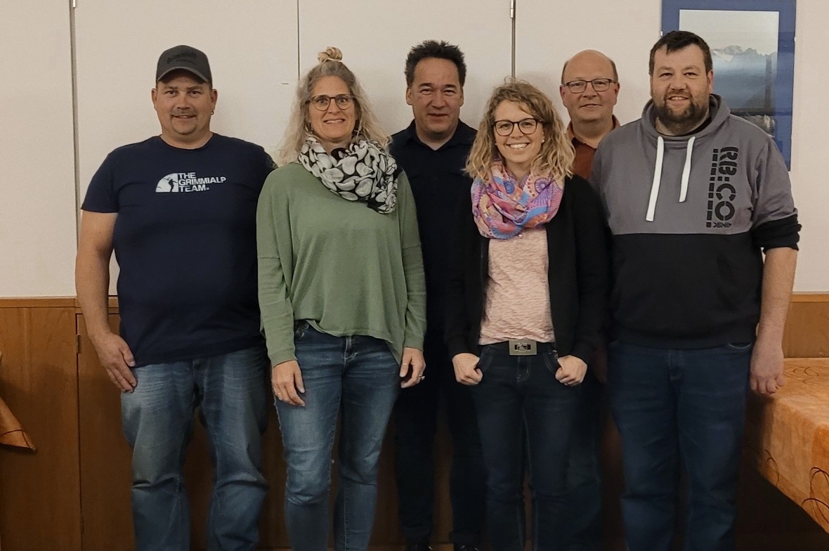 Schneearmer Winter fordert Tribut Der alte ist der neue Verwaltungsrat: Alexander Erb, Nicole Zaugg, VR-Präsident Steve Diggelmann, Geschäftsführerin Pamela Ulmann-Wyss, Michael Künzi und Vizepräsident Andreas Regez.
