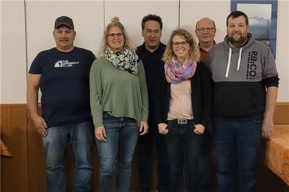 Der alte ist der neue Verwaltungsrat: Alexander Erb, Nicole Zaugg, VR-Präsident Steve Diggelmann, Geschäftsführerin Pamela Ulmann-Wyss, Michael Künzi und Vizepräsident Andreas Regez.