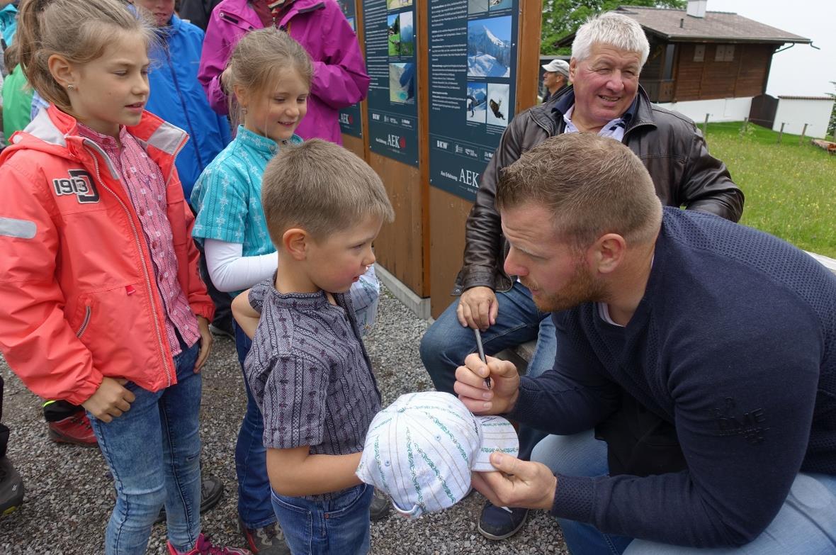 Der amtierende Schwingerkönig Matthias Glarner erfüllte auch den kleinsten Schwi...