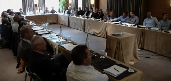 Der ausgedehnte Kreis der Beteiligten.