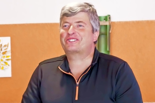 Der bisherige und wieder gewählte Verwaltungsratspräsident der Sportbahnen Jaunpass AG, Hermann Rösti, führte ruhig durch die diesjährige GV.