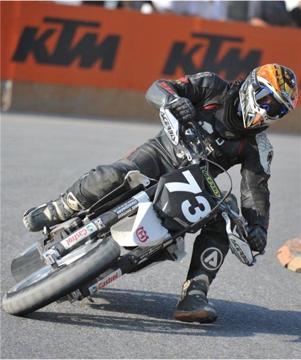 Der einheimische Hugo Schranz am letztjährigen Supermoto in St. Stephan in voller Aktion!