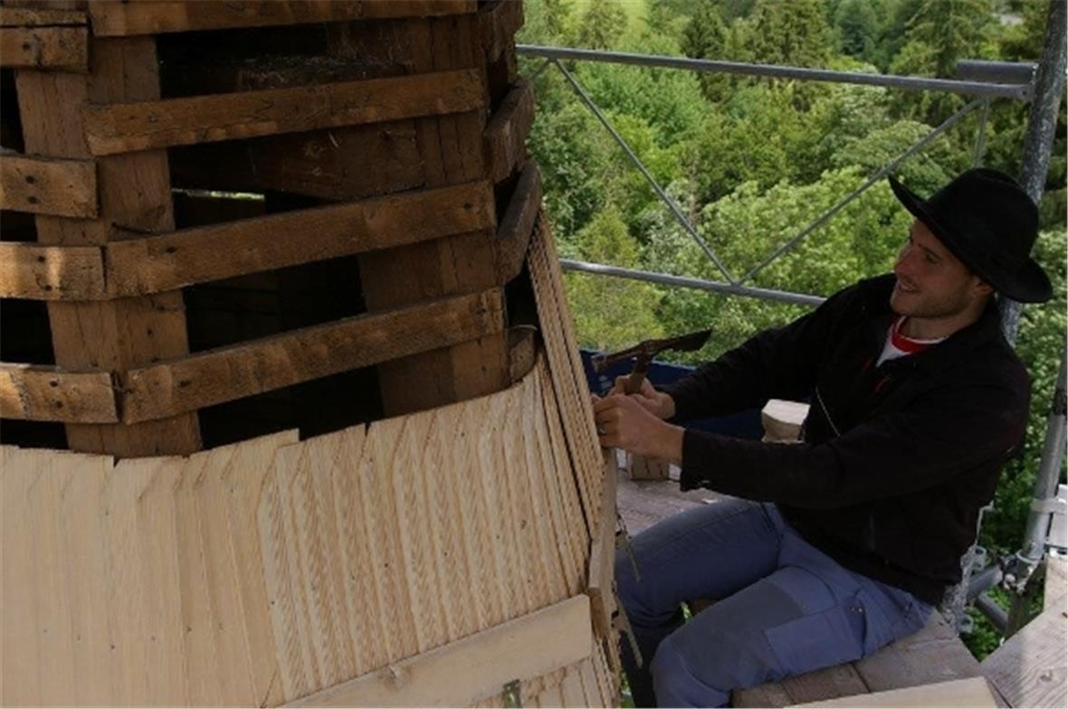 Der einheimische Mario Küng an der Arbeit.