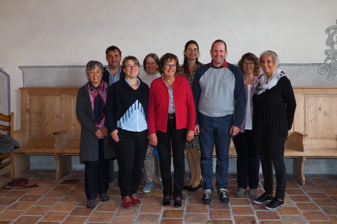 Der fast vollständige Vorstand des kirchlichen Bezirks (v.l.): Sekretärin Ruth B...