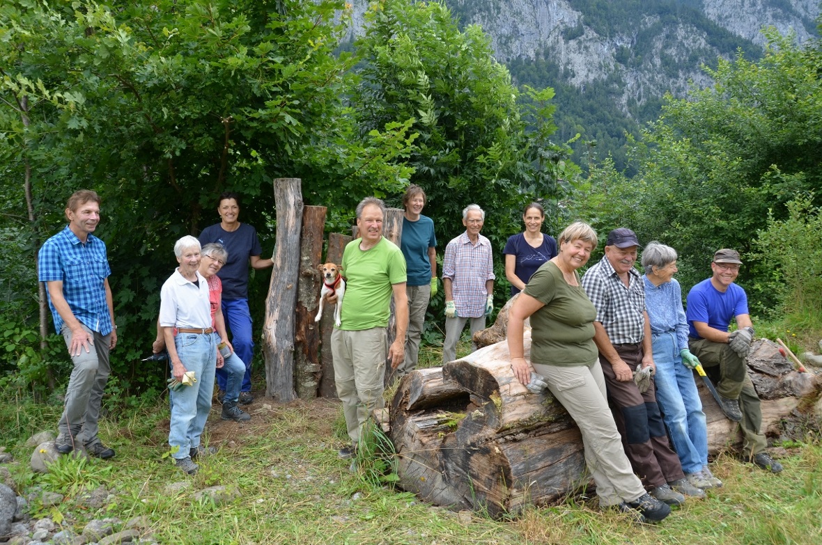 Der ganze Einsatz-Trupp der Freunde des Naturparks.