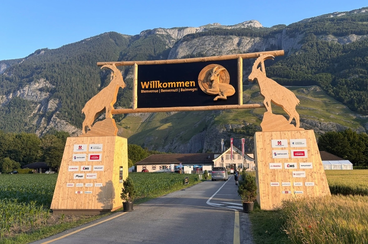 Der imposante Empfang auf dem Rossboden bei Chur hiess die Schützinnen und Schützen aus der ganzen Schweiz willkommen.