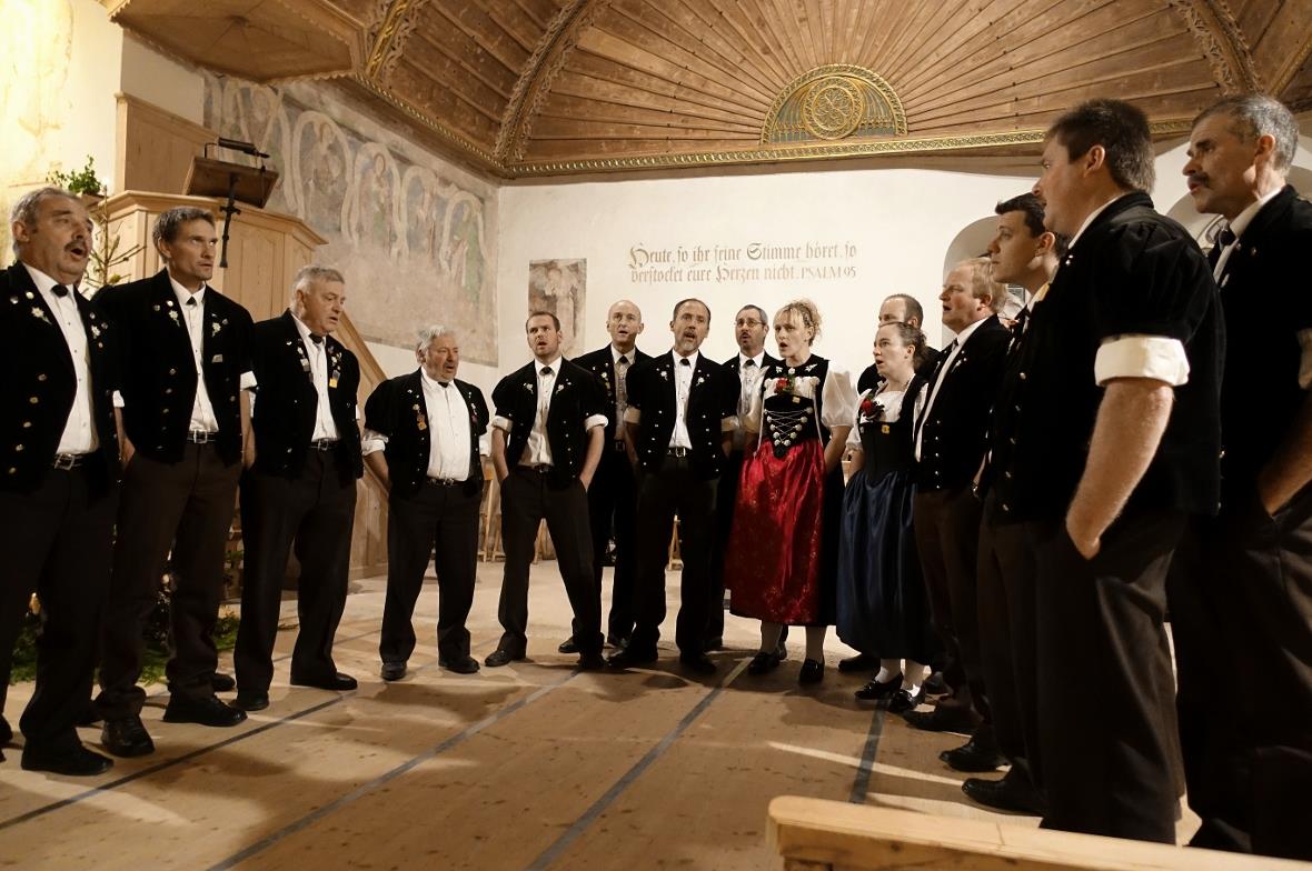 Der mitorganisierende Jodlerklub Rinderberg-Oeschseite aus Zweisimmen.