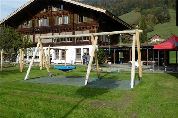 Der neue Spielplatz vor dem Schulhaus Latterbach ist offen für alle.