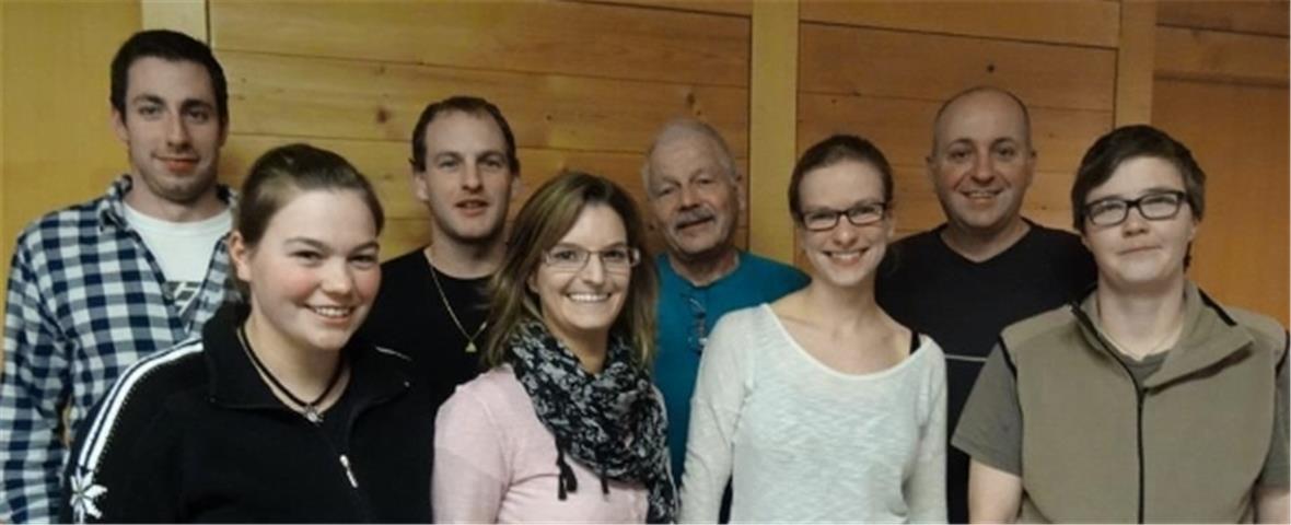 Der neue Vorstand mit der neuen Dirigentin Rhea Paschen.