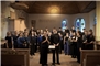 Der neugegründete Berner Jugendchor mit den Dirigenten Zoé Wyttenbach und David Zehnder führte sein allererstes Konzert in der Kirche in Zweisimmen auf.