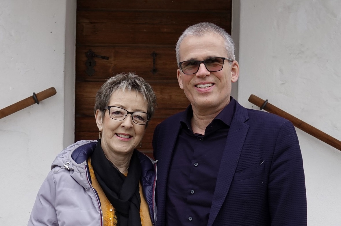 Der neugewählte Pfarrer Stefan Lobsiger mit Partnerin Ursula Kaufmann wird am 1....