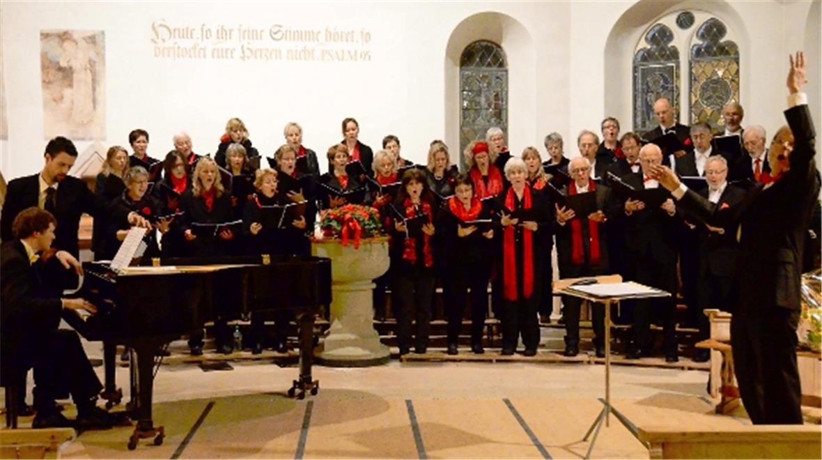 Der ortsansässige Cantate Chor steuerte an den Februar-Konzerten einen bunten Strauss von Liedern bei: eine Spannbreite vom berndeutschen Liebeslied bis zu Verdis berühmtem Gefangenenchor, angefeuert durch die Pianisten Reto Reichenbach und Jean-Jacques Schmid.