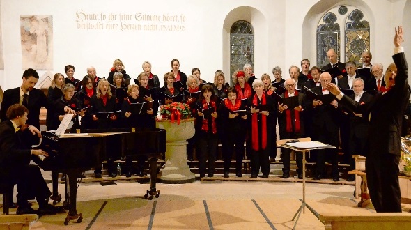 Der ortsansässige Cantate Chor steuerte an den Februar-Konzerten einen bunten Strauss von Liedern bei: eine Spannbreite vom berndeutschen Liebeslied bis zu Verdis berühmtem Gefangenenchor, angefeuert durch die Pianisten Reto Reichenbach und Jean-Jacques Schmid.