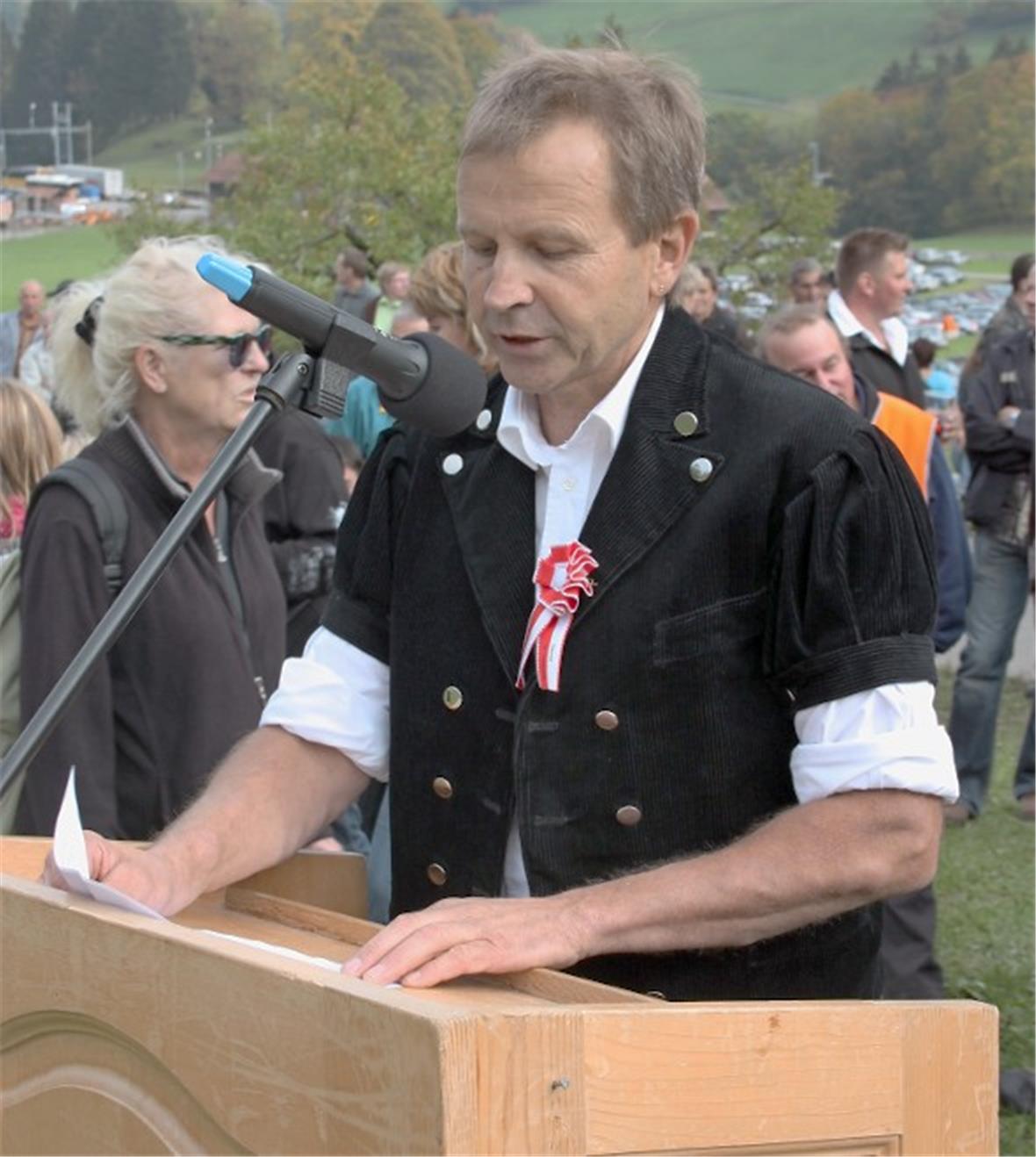 Der populäre Saanenländer Nationalrat anlässlich seines Auftritts am letztjährigen Treichlertreffen in Oberwil.